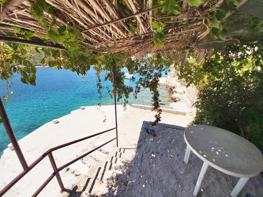 Apartments Carmen Vinišće Dış mekan fotoğraf