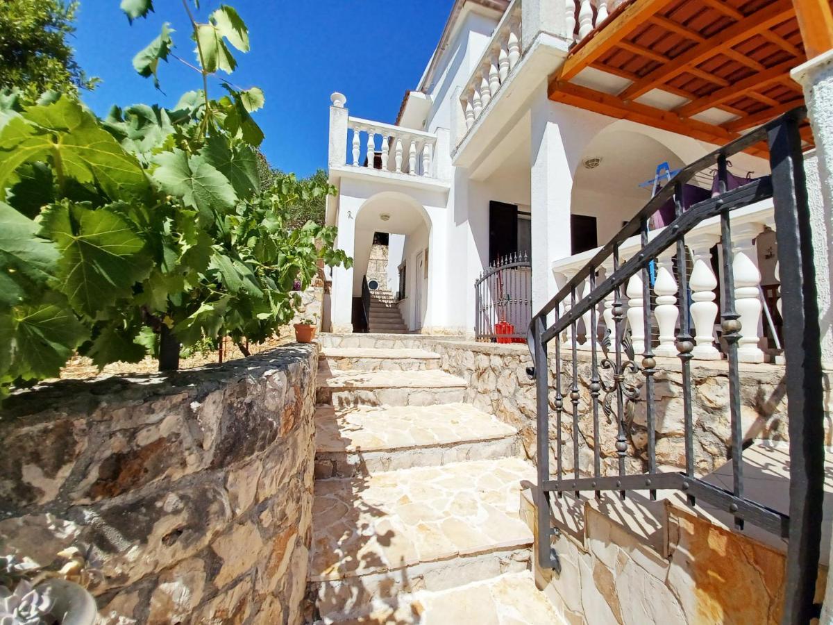 Apartments Carmen Vinišće Dış mekan fotoğraf