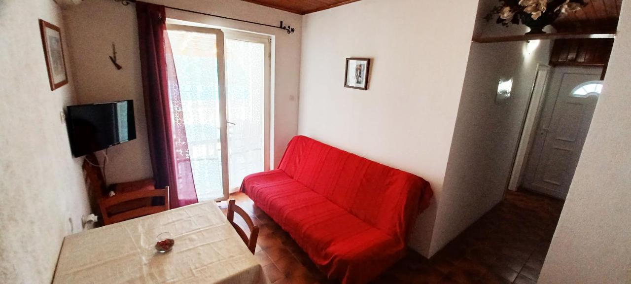 Apartments Carmen Vinišće Dış mekan fotoğraf