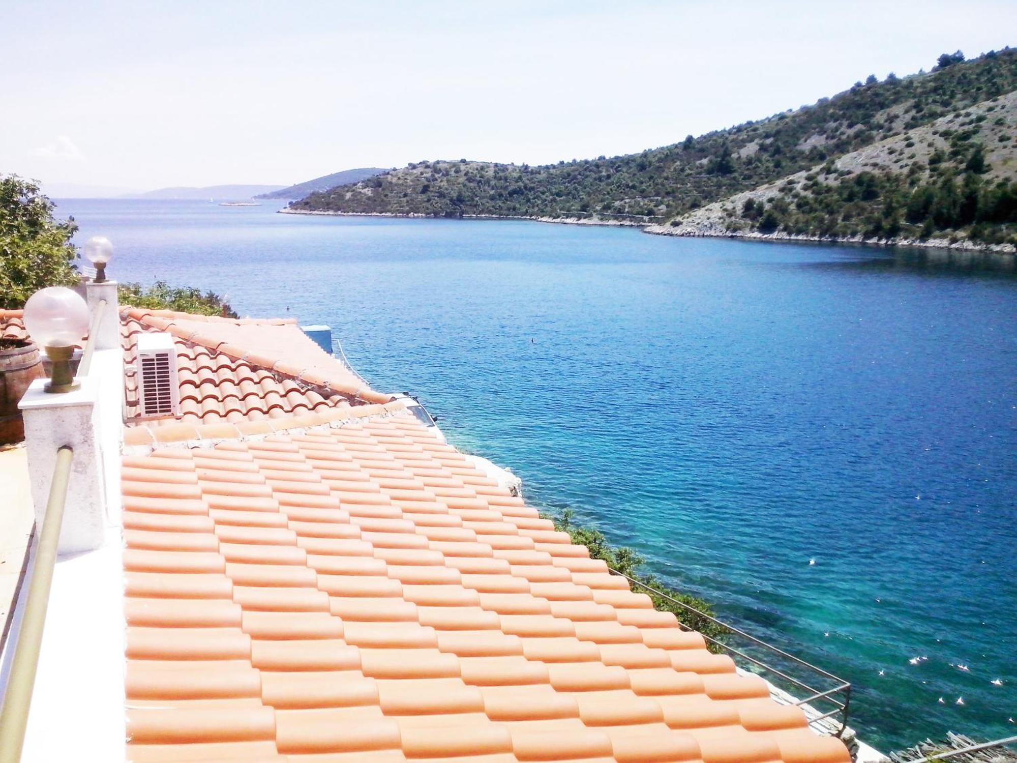 Apartments Carmen Vinišće Dış mekan fotoğraf