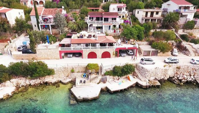Apartments Carmen Vinišće Dış mekan fotoğraf