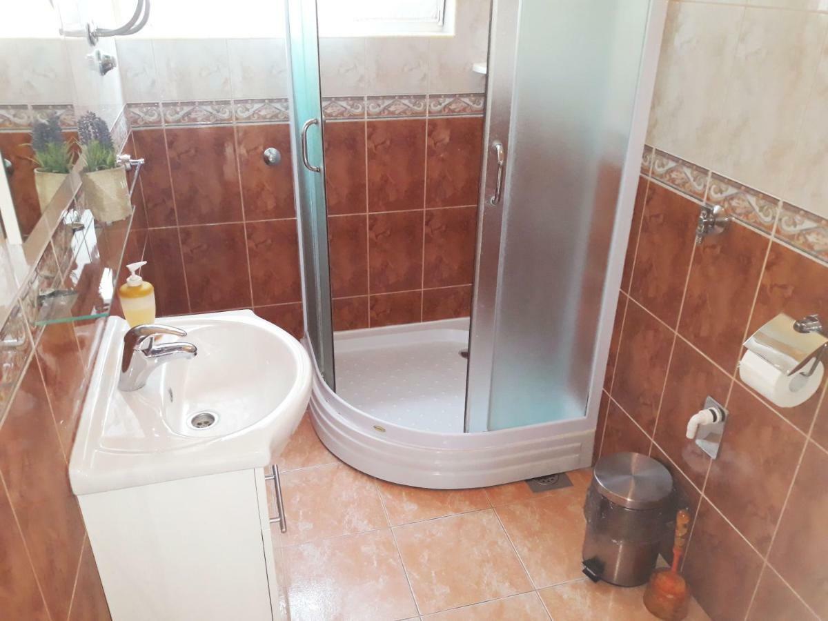Apartments Carmen Vinišće Dış mekan fotoğraf