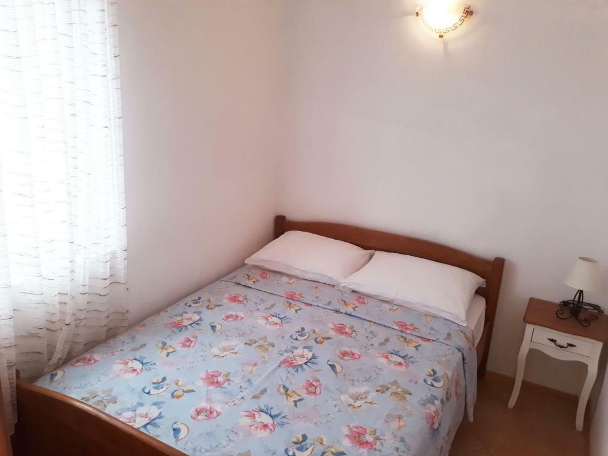 Apartments Carmen Vinišće Dış mekan fotoğraf