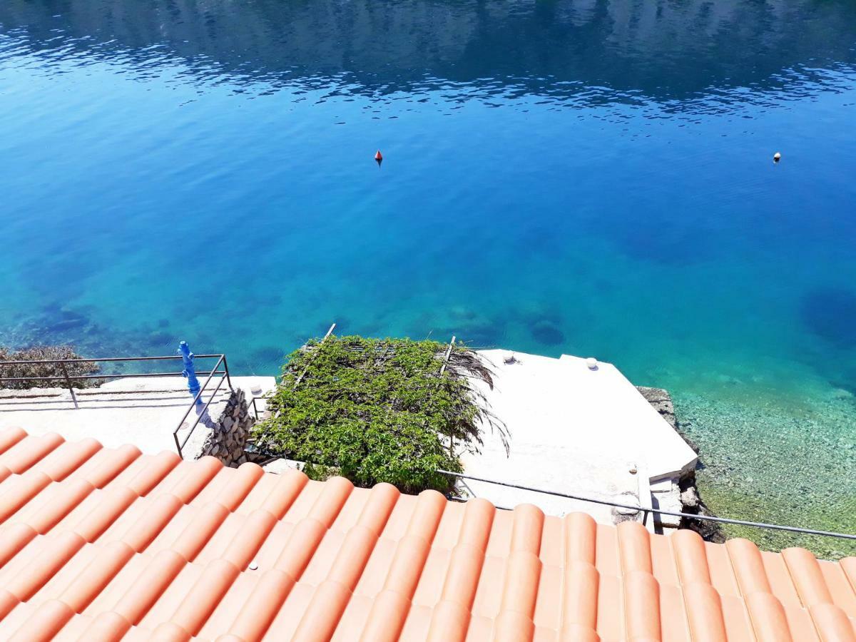 Apartments Carmen Vinišće Dış mekan fotoğraf